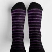 Black and Purple Grunge Ombre Stripes ソックス (上部)