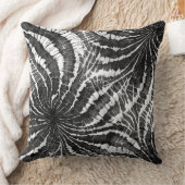 black and white abstract tie dye pattern クッション (ブランケット)
