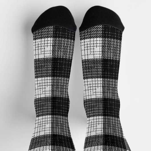 Black and White Bold Checkered Plaid Design  ソックス (上部)
