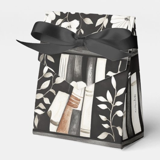 Black and White Books with Flowers on Bookshelf フェイバーボックス (正面サイド)