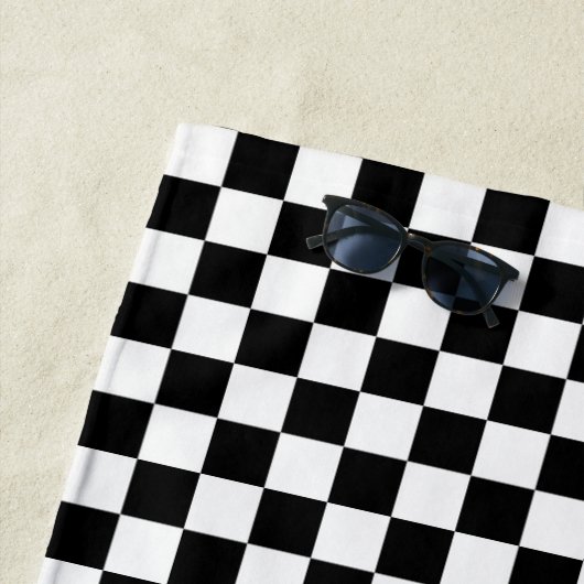 Black and white checkerboard pattern  ビーチタオル (インサイチュ)