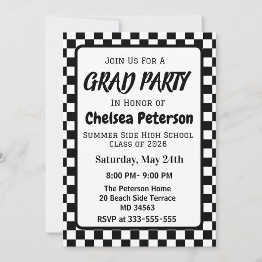 Black and White Checkered Graduation Party Invite シーズンカード (正面)