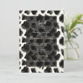 Black and White Cow Print Pattern 招待状 (スタンド正面)