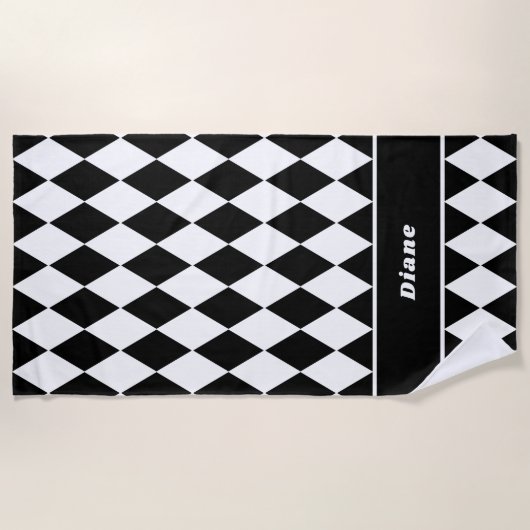 Black and White Diamond Pattern Personalized ビーチタオル (正面)