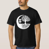 Black and white Disc Golf and Tree Roots Tシャツ (正面)
