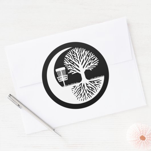 Black and White Disc Golf Silhouette  ラウンドシール (封筒)