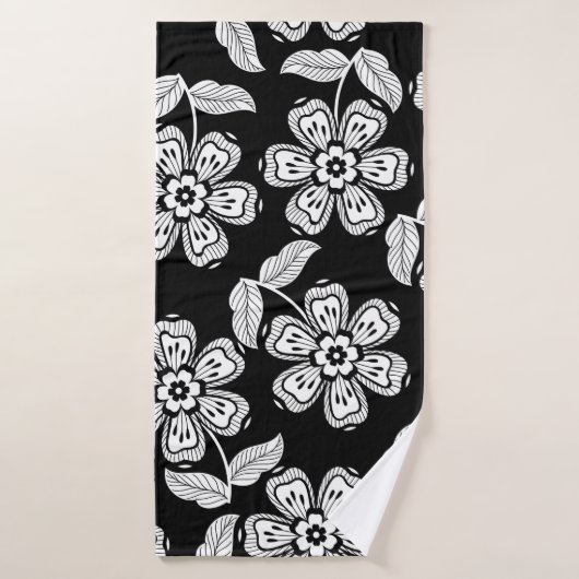 Black and white doodle flower patternblack,abstrac バスタオル (バスタオル)