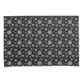Black And White Elegant Winter Snowflake Pattern 枕カバー (正面右)