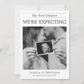 Black and White Gender Neutral Newspaper Pregnancy 案内状 (正面)