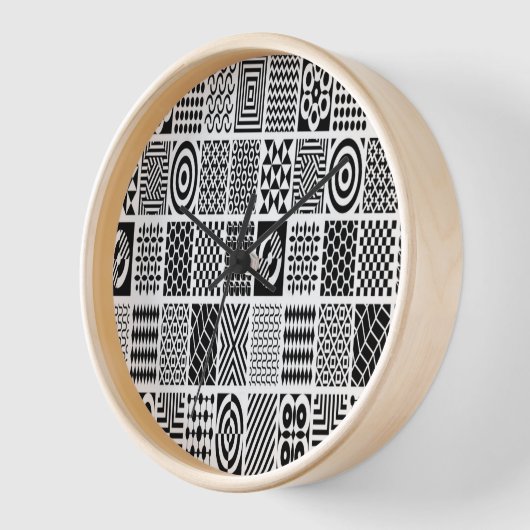 Black and White Geometric Patterns – Modern Abstra 壁時計 (傾斜)
