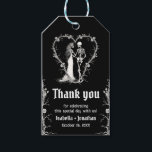 Black and White Gothic Halloween Skeletons Wedding ギフトタグ<br><div class="desc">💀 Black and White Gothic Skeleton Wedding Gift Tags – Halloween Edition Wrap your favors in eerie elegance! 🕯️🖤 These Black and White Gothic Halloween Skeleton Wedding Gift Tags feature a hauntingly romantic skeleton couple in a vintage-style black and white design — perfect for adding a spooky-chic finishing touch to...</div>