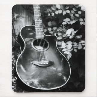 Black and White Guitar mousepad マウスパッド