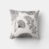 Black and White Hand-Drawn Floral SketThrow Pillow クッション (正面)