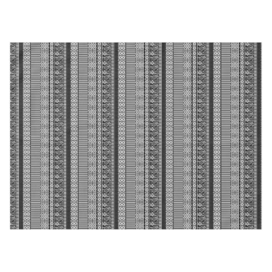 Black and white pattern with lace and patchwork テーブルクロス (正面(横))