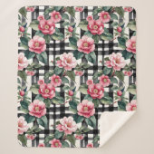 Black and White Plaid With Leafy Pink Camellias シェルパブランケット (正面)