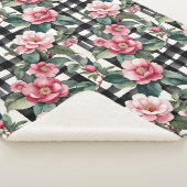 Black and White Plaid With Leafy Pink Camellias シェルパブランケット (3/4)