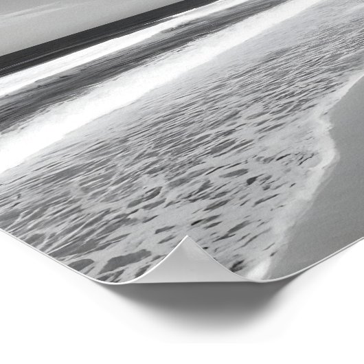 Black And White Rocky Ocean Waves Seascape ポスター (角)