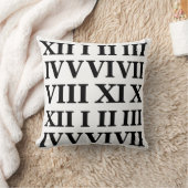 Black and White Roman Numeral  クッション (ブランケット)