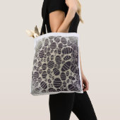 Black and white round abstract art design tote bag トートバッグ (クローズアップ)