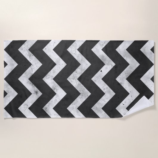 Black and white Rustic Chevron pattern ビーチタオル (正面)