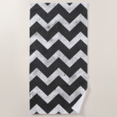 Black and white Rustic Chevron pattern ビーチタオル (正面)