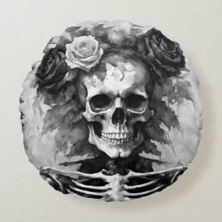 Black and White Skull with Roses Gothic Style ラウンドクッション