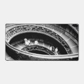 Black and White Spiral Staircase デスクマット (正面)