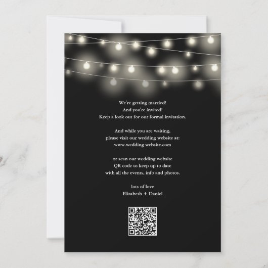 Black And White String Lights QR Code Wedding セーブザデート (裏面)