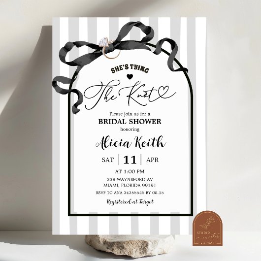 Black And White Stripes Coquette Bow Bridal Shower 招待状