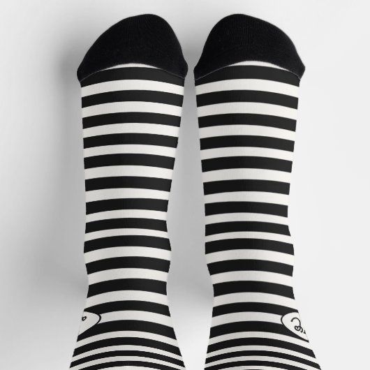 Black and white stripes with your initials ソックス (上部)