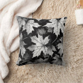 Black and White Throw Pillow クッション (ブランケット)