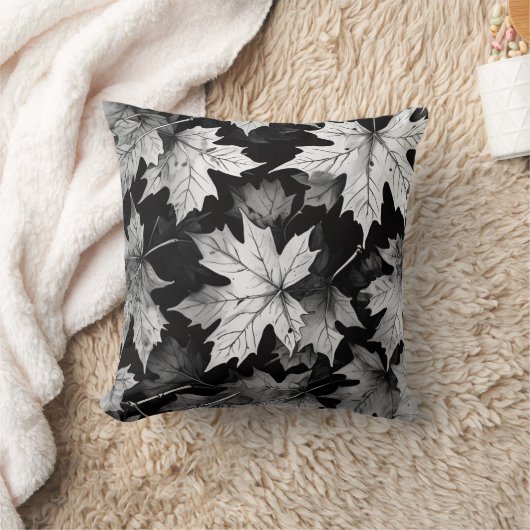 Black and White Throw Pillow クッション (ブランケット)