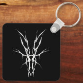 Black and White Tribal Deer Skull Hunting Design キーホルダー (裏面)
