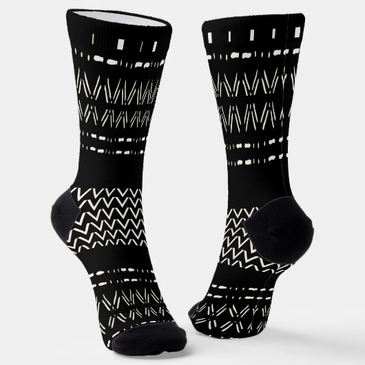Black And White Tribal Print Crew Socks ソックス (傾斜あり)