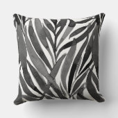 black and white watercolor leaves pattern クッション (裏面)