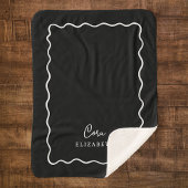 Black and White Wavy Border Monogrammed シェルパブランケット