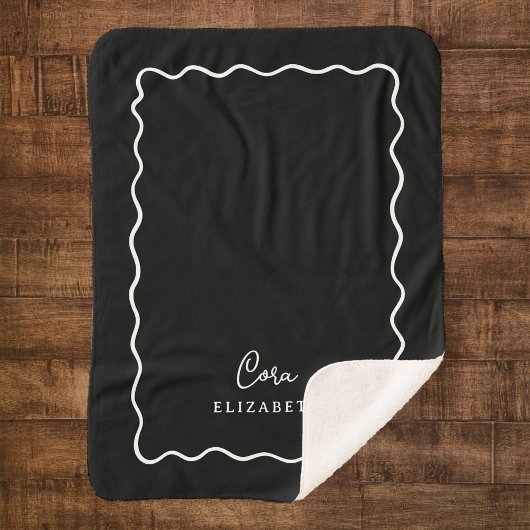 Black and White Wavy Border Monogrammed シェルパブランケット