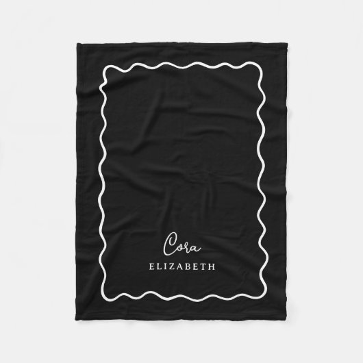 Black and White Wavy Border Monogrammed フリースブランケット (正面)