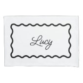 Black and White Wavy Scallop Frame Monogram 枕カバー (正面)