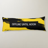Black and Yellow, White Text, Offline  ボディピロー (裏面)