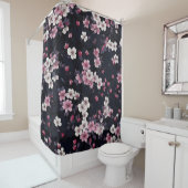 Black Background With Flowers シャワーカーテン (インサイチュ)