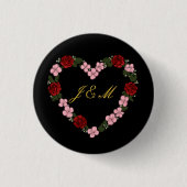 Black badge with a pink and red heart 缶バッジ (正面)