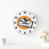 Black Beetle Insect on Envelope ラージ壁時計 (ホーム)