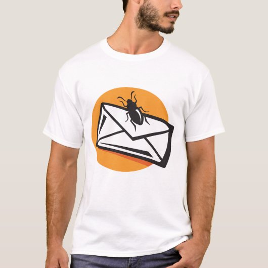 Black Beetle Insect on Envelope Tシャツ (正面)