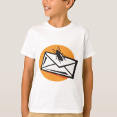 Black Beetle Insect on Envelope Tシャツ (正面)