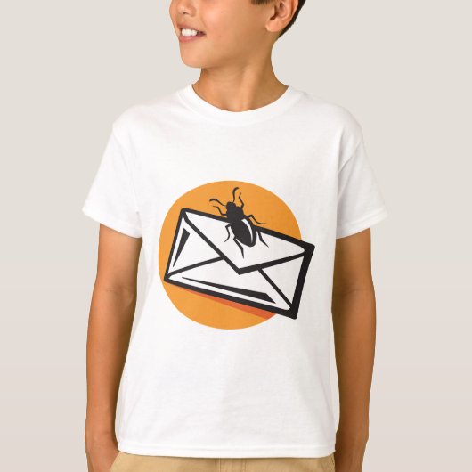 Black Beetle Insect on Envelope Tシャツ (正面)