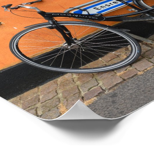 Black Bicycle Against Orange Wall, Aarhus, Denmark ポスター (角)