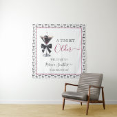 Black Bow Cherry Drink 'A tini bit Older' Birthday タペストリー (インサイチュ)