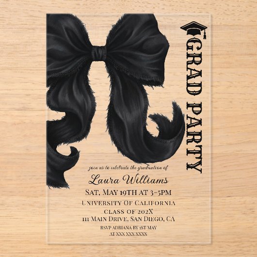 Black Bow Elegant Modern Graduation アクリル招待状 (正面)