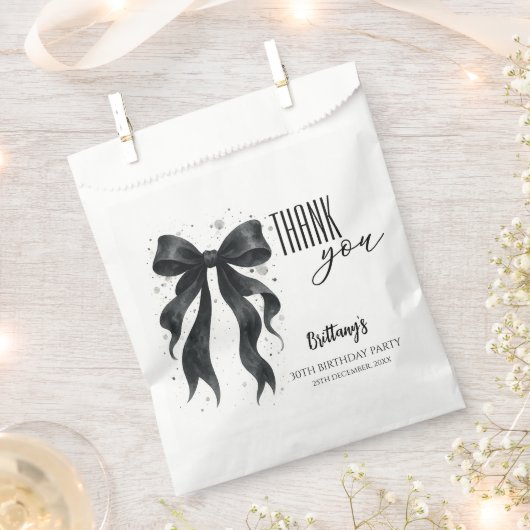 Black Bow Modern 30th Birthday  フェイバーバッグ (クリップ留めされた状態)
